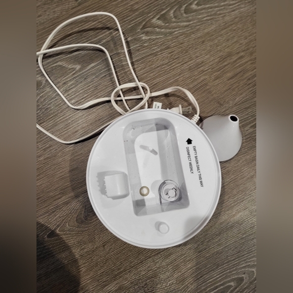 Crane Humidifier - Picture 5 of 6